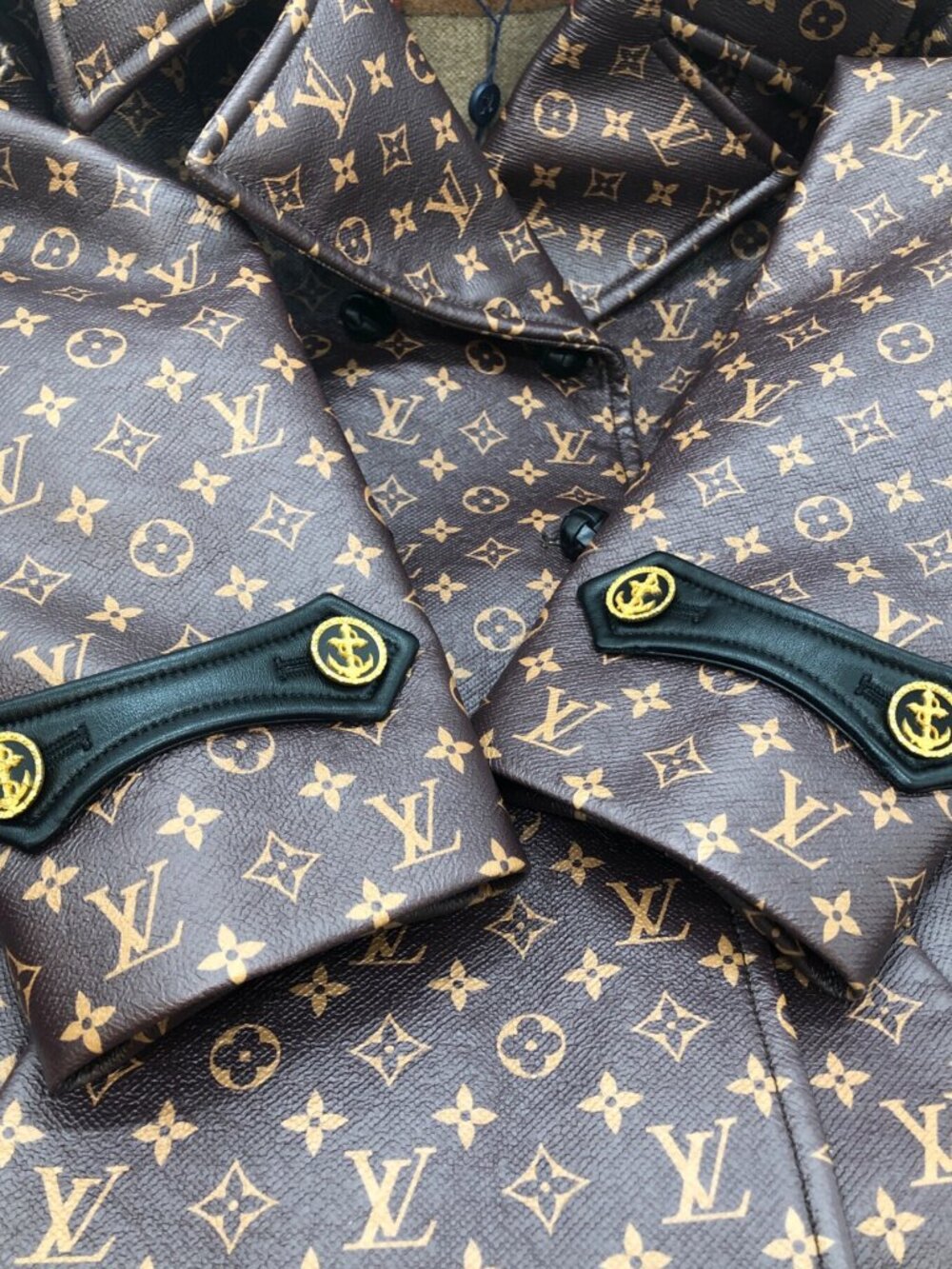 Louis Vuitton Monogram Canvas Trench Coat - Picture 7 of 11
